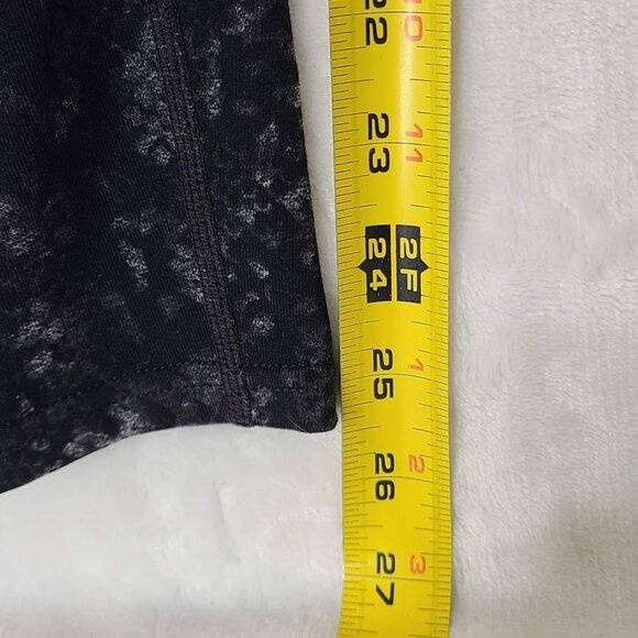 Tuff Athletics Snake Print Leggings Womens Size M Black Gray w/ Side Pockets - Picture 7 of 12